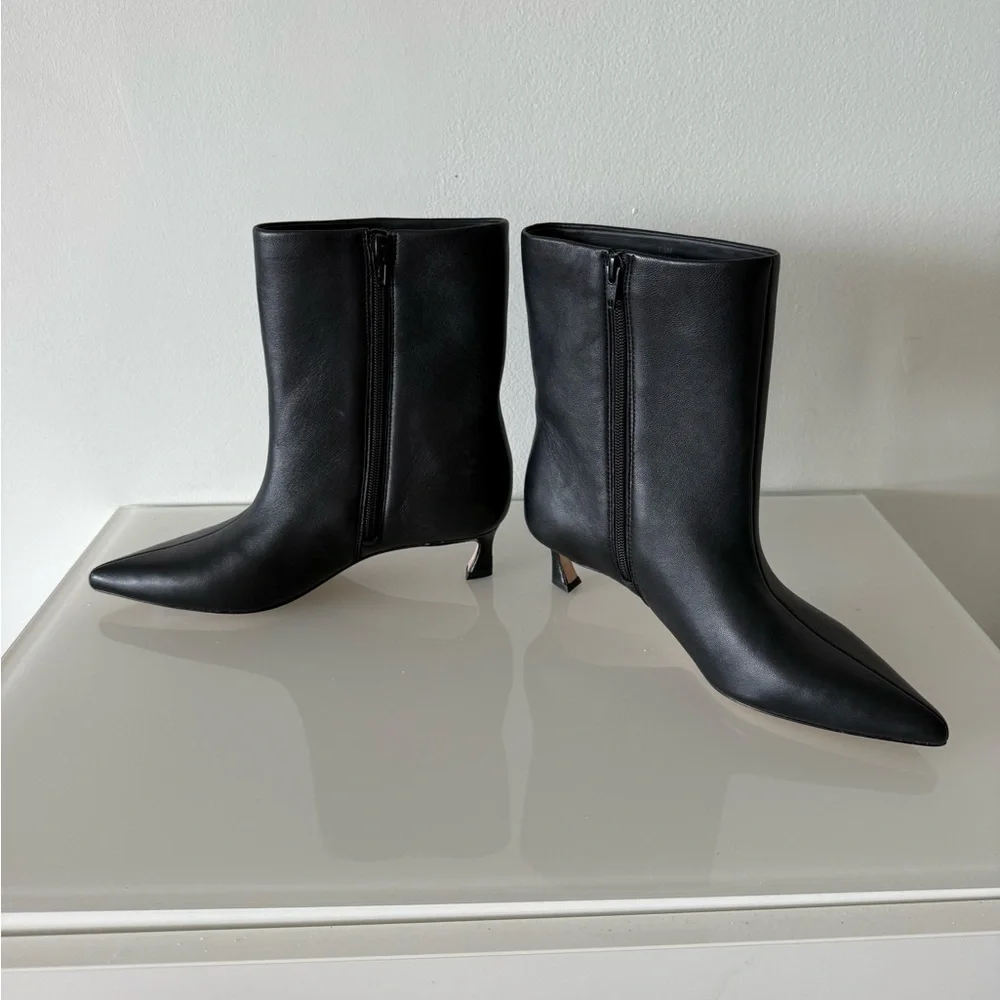New ANTONIO MELANI Leather Sleek Black Heeled Boots - Picture 3 of 13